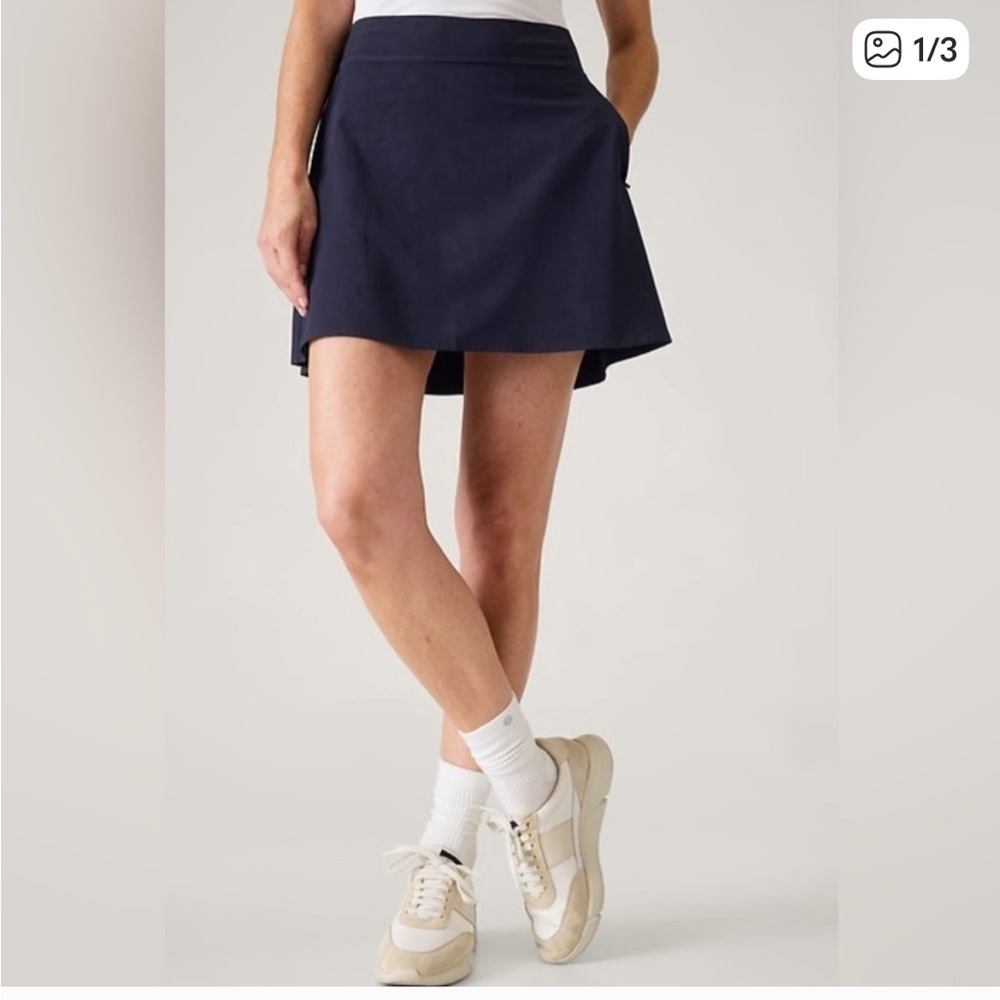 Athleta Brooklyn Heights  High Rise Skort. Navy.  Excellent condition. Size 12